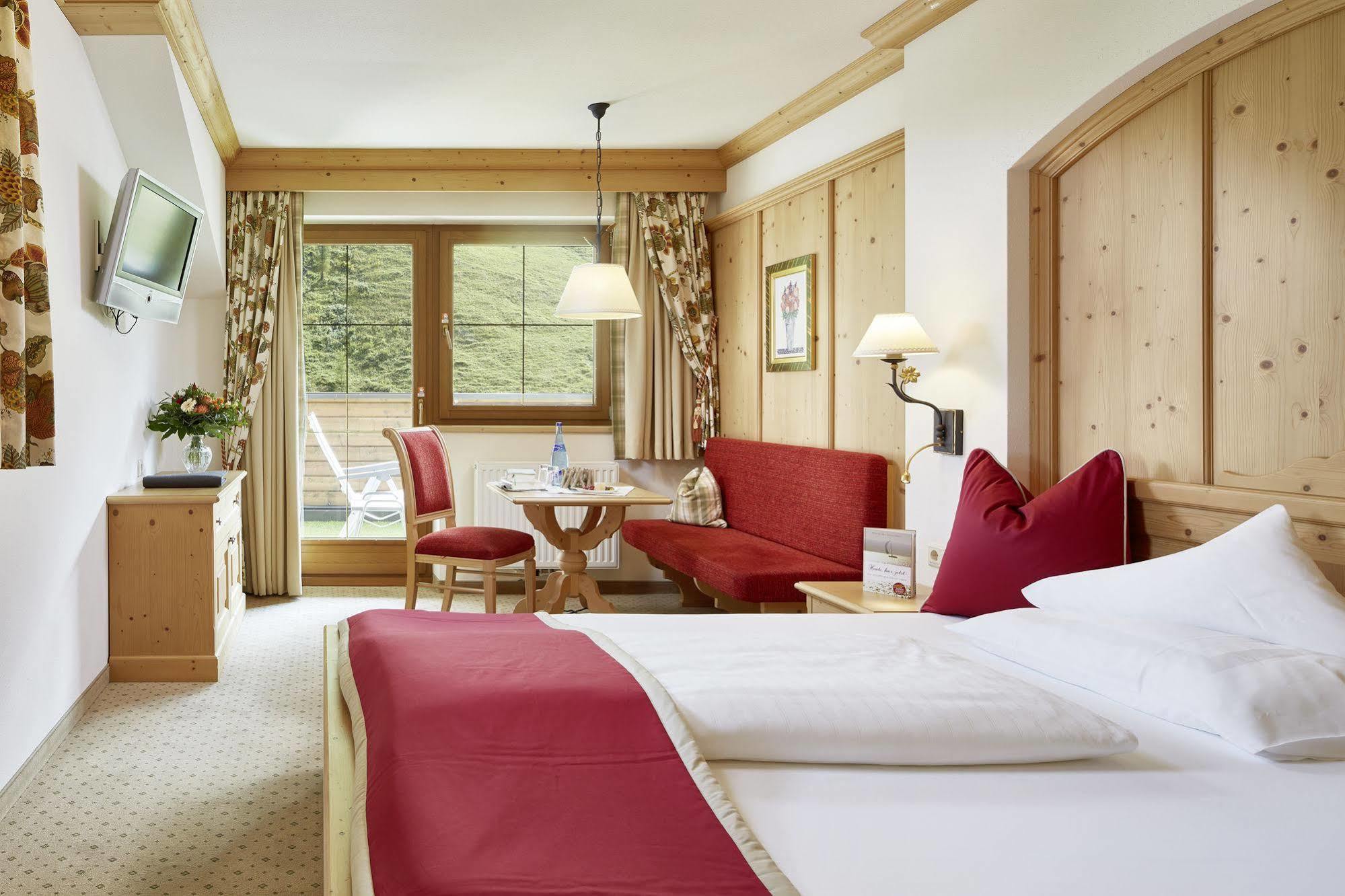 טוקס Hotel Alpenhof מראה חיצוני תמונה